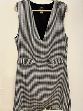 Vintage Sleeveless Black & White Gingham V-Neck Shift Dress